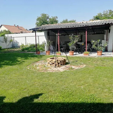 Zsuzsanna Vendeghaz بيت ضيافة 3*